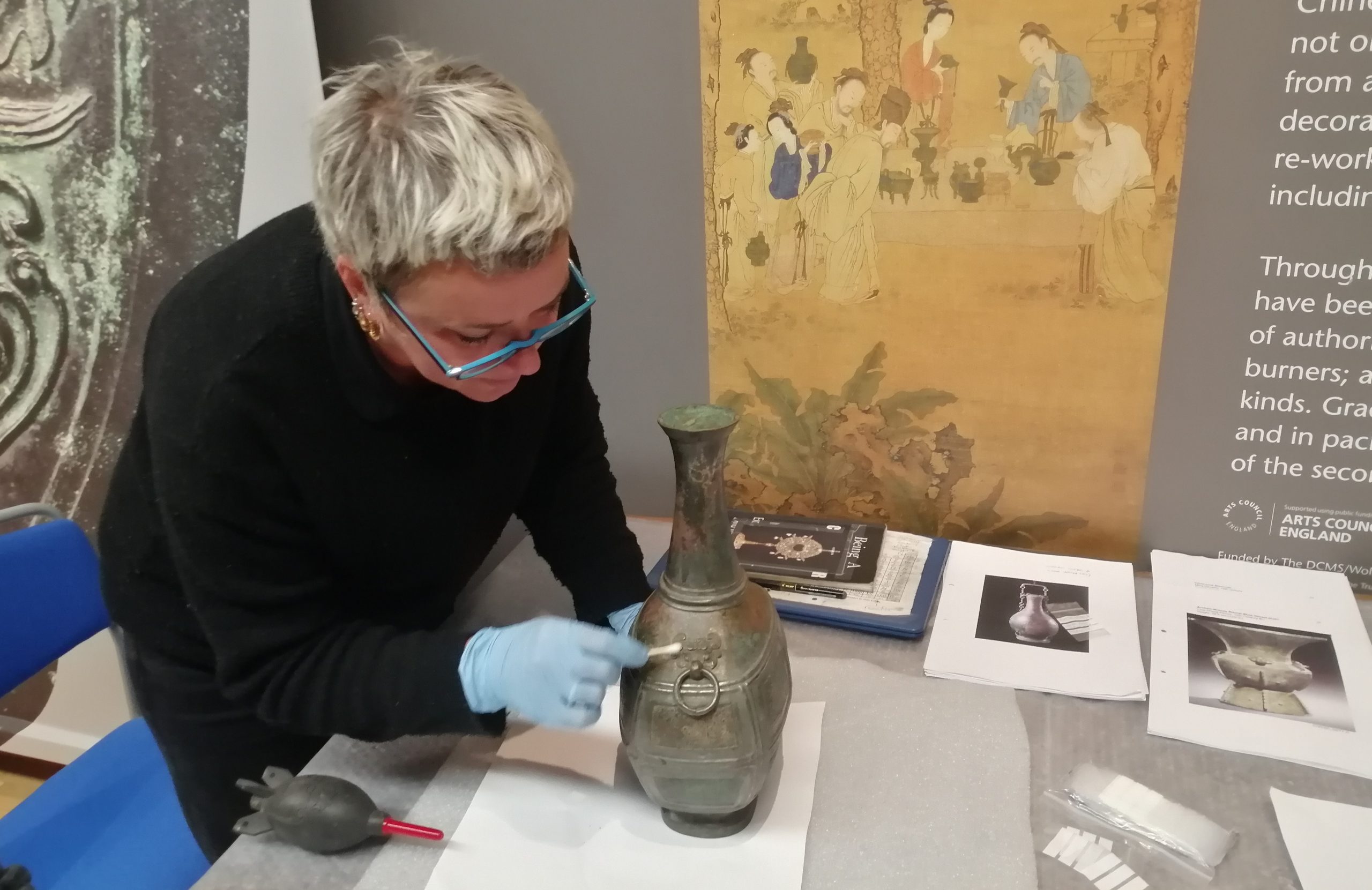 Condition assessment of Chinese bronze objects at Compton Verney House.